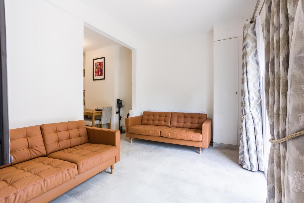 Дом отдыха 4 Bedroom House With Garden, Parking & 3 Mins Walking Distance From Train Station